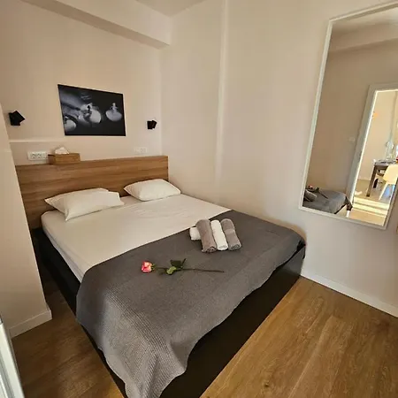 Apartament Diran *